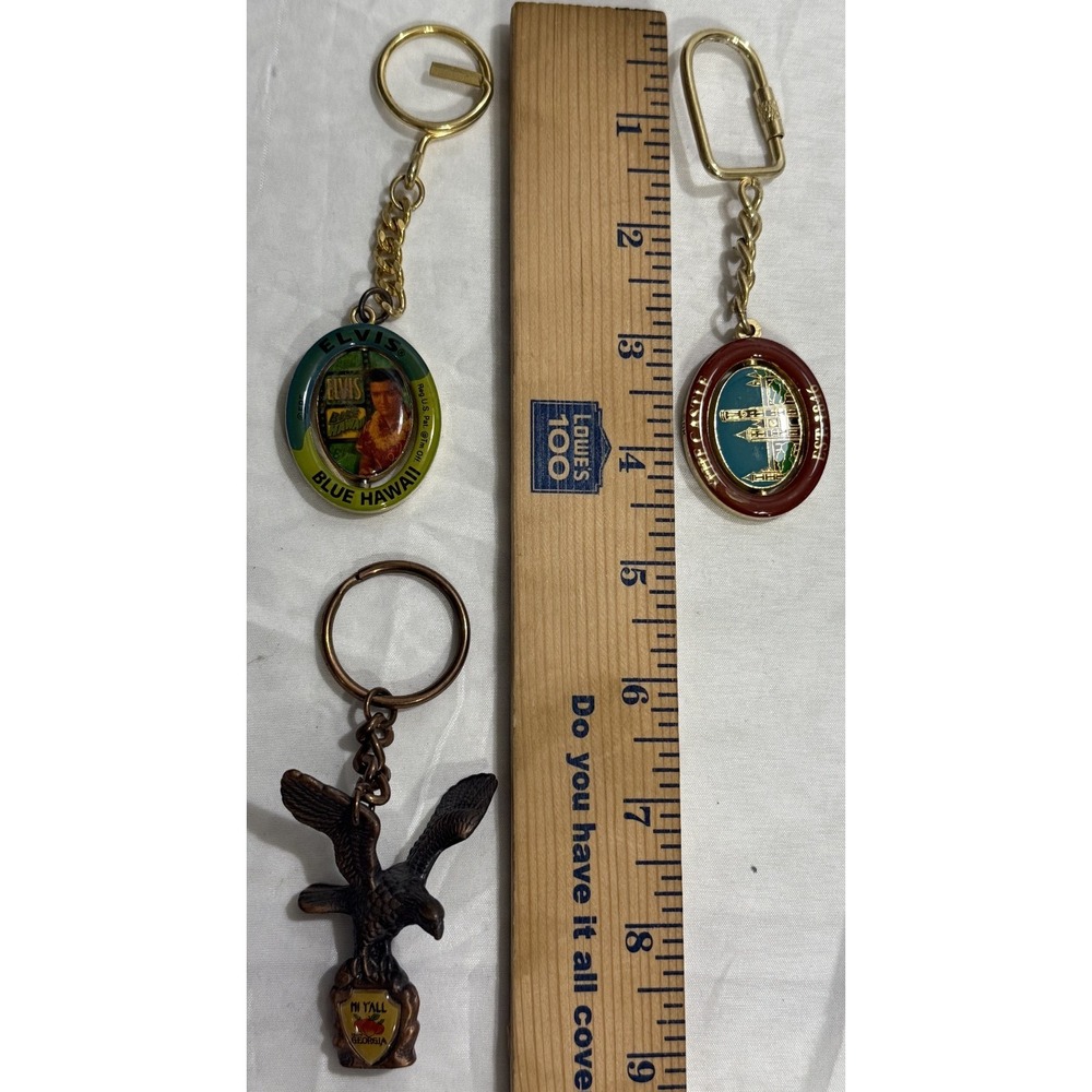 Lot of 3 Keychains Georgia Eagle. Smithsonian, Blue Hawaii Elvis‎